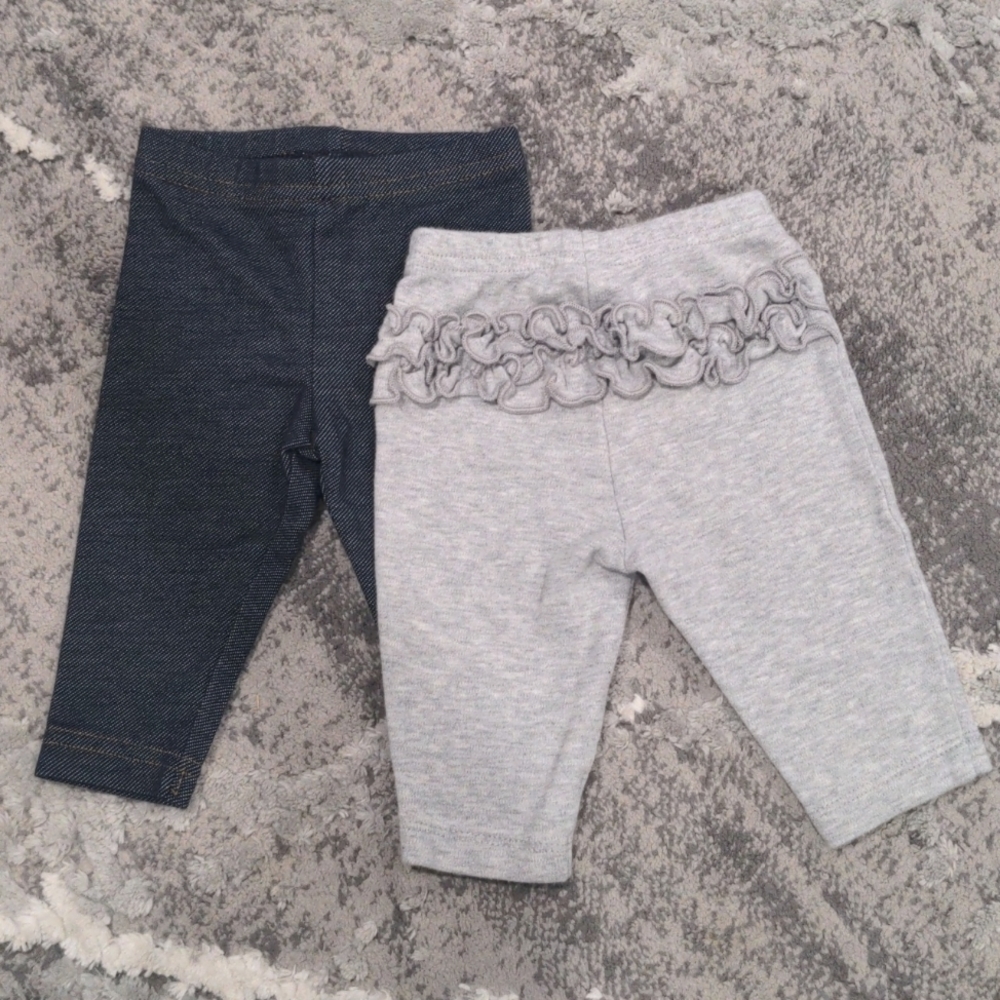 ✨10/$10✨ 0-3 Carter's Pants EUC/NWOT